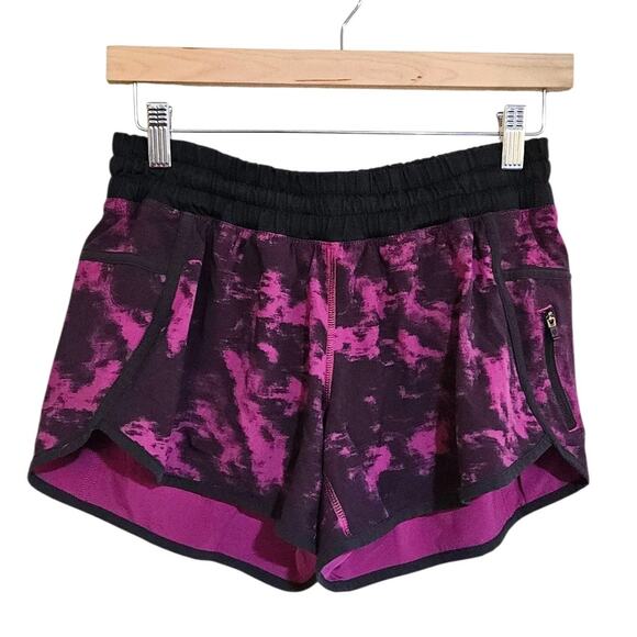 Lululemon Tracker Short III StretchBreezie Regal Plum Black / Black Size 8 - Picture 1 of 3
